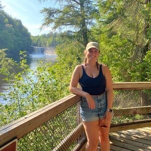 Meet your Posher, Haylee